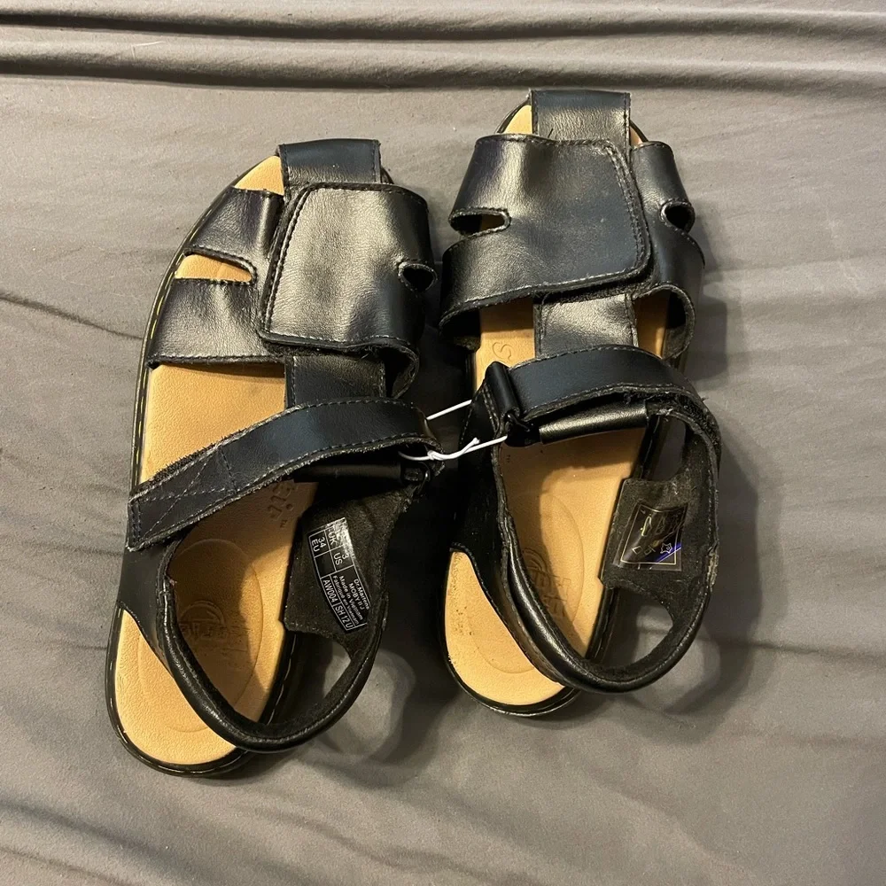 Dr. Martens Moby ll J Black Leather Sandals size 3